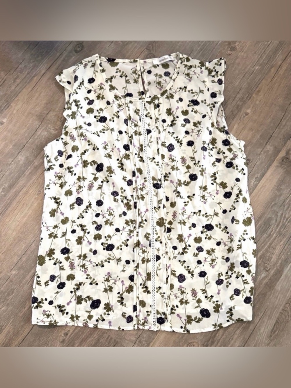 Mandee sleeveless floral print blouse size medium